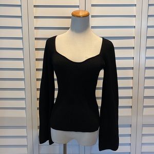 Line and Dot NWT Long Sleeve Sweater Top